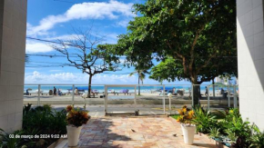 APARTAMENTO INTEIRO PÉ NA AREIA 3 QUARTOS ,3 BANHEIROS ,SALA ,COZINHA EQUIPADA